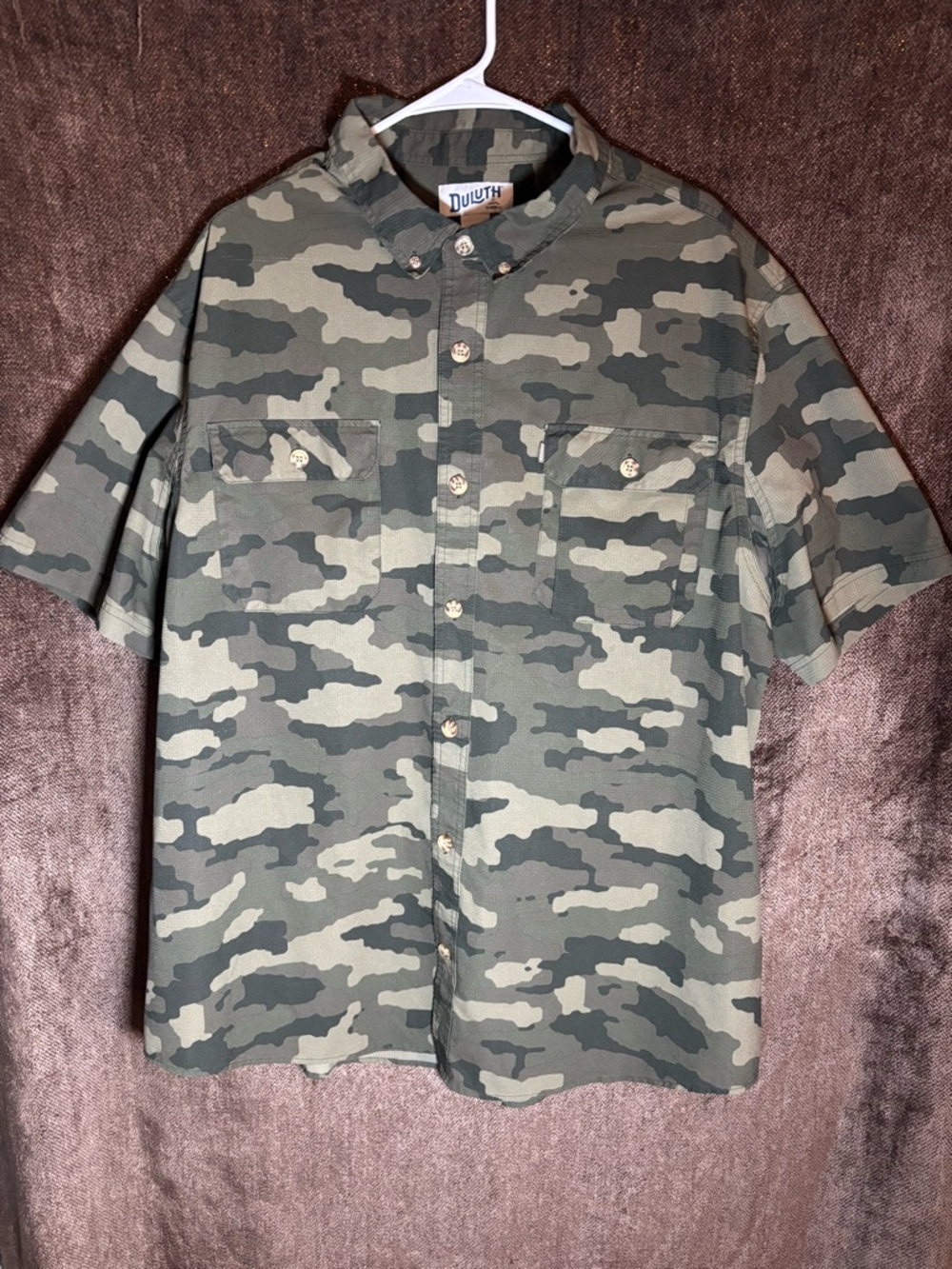 Duluth Trading Co Green and Tan Camo Short Sleeve Button-Down Shirt